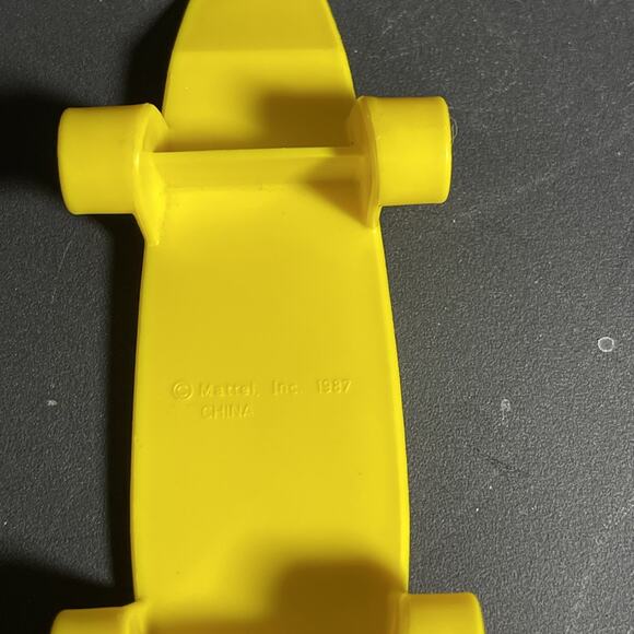 Vintage 1987 Plastic Pizza Hut And Pepsi Toy Skate Board - Picture 6 of 7